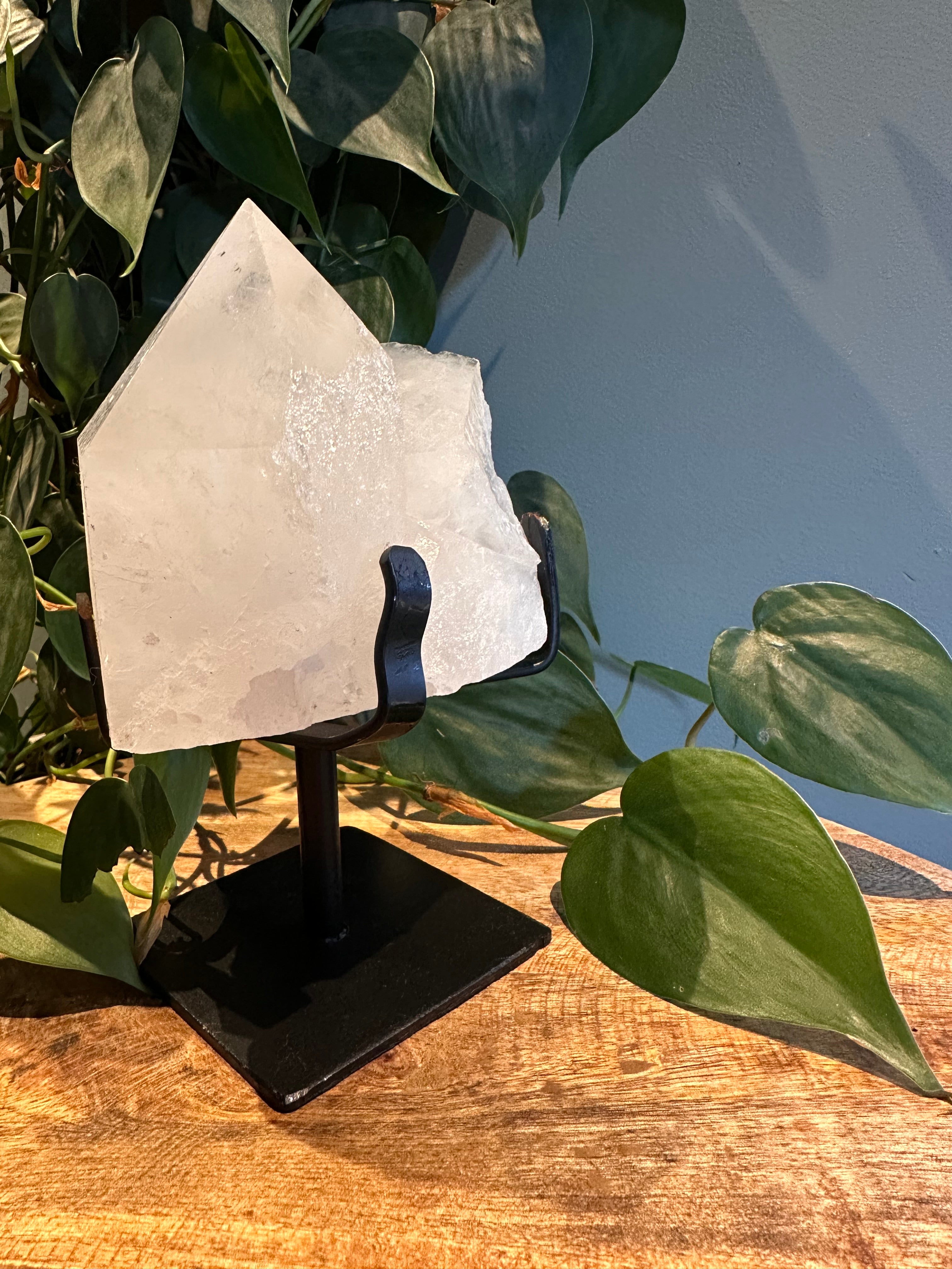 Bergkristal Cluster punt op standaard #41