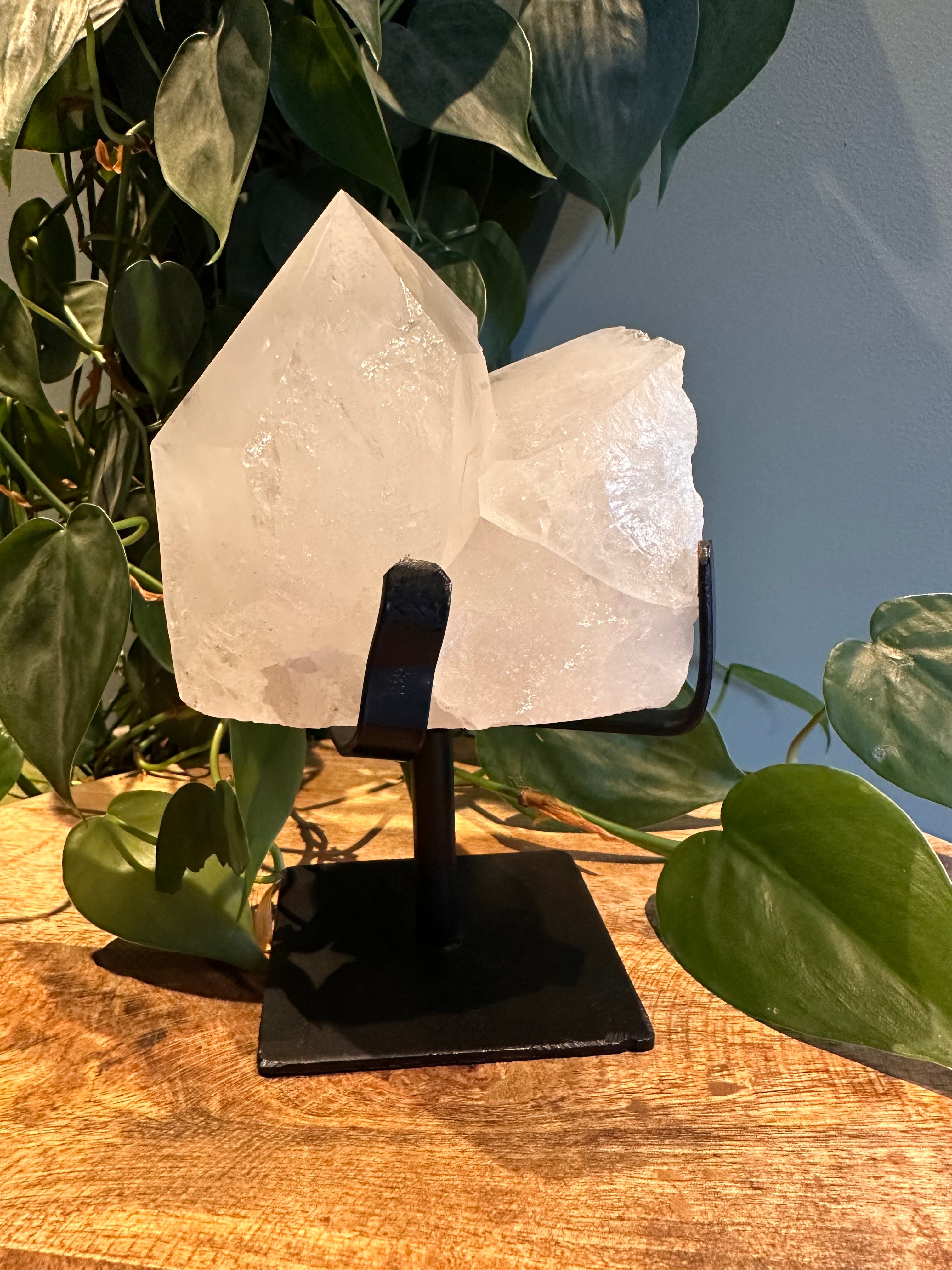 Bergkristal Cluster punt op standaard #41