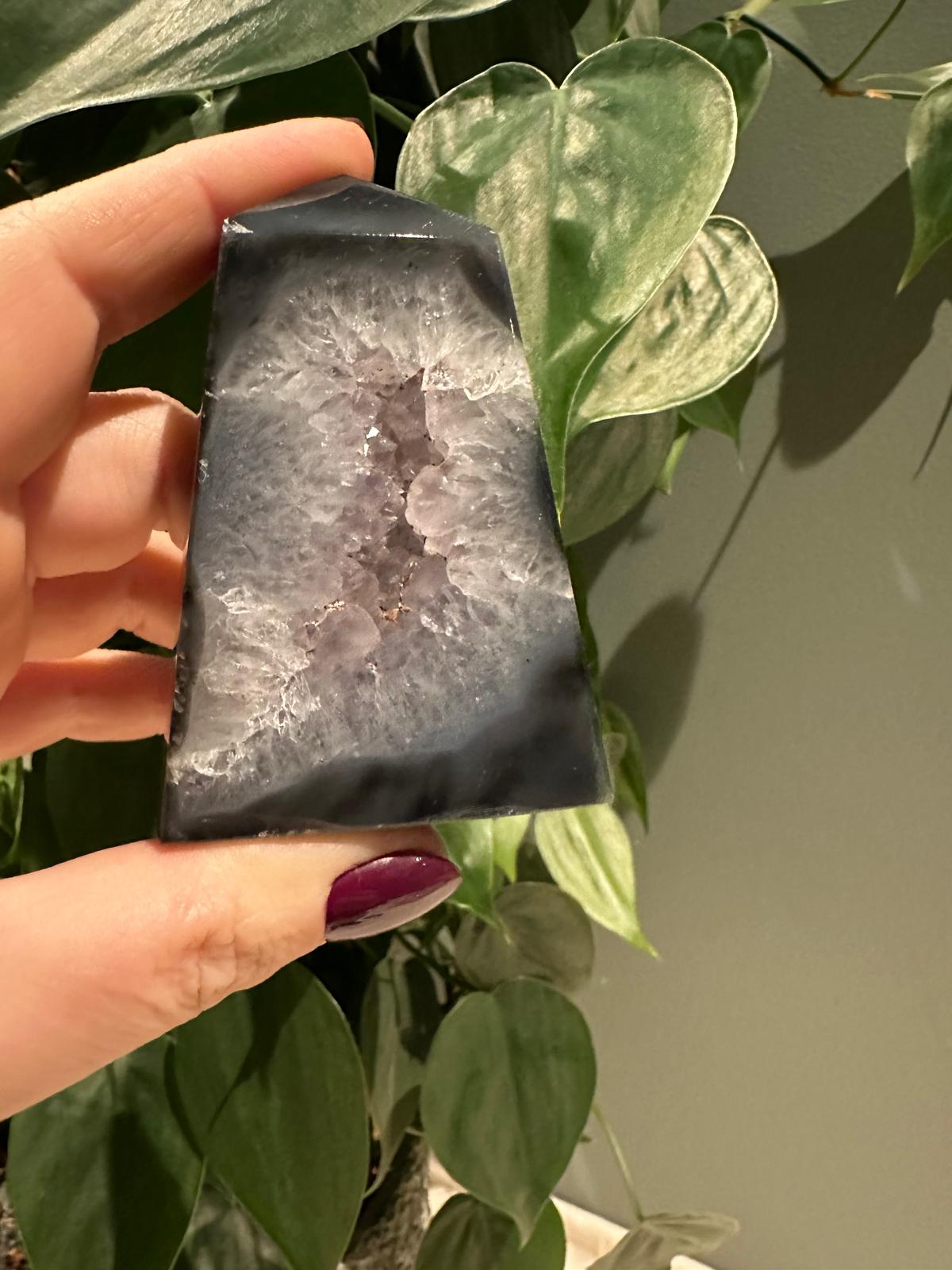 Druzy zwarte agaat toren #2