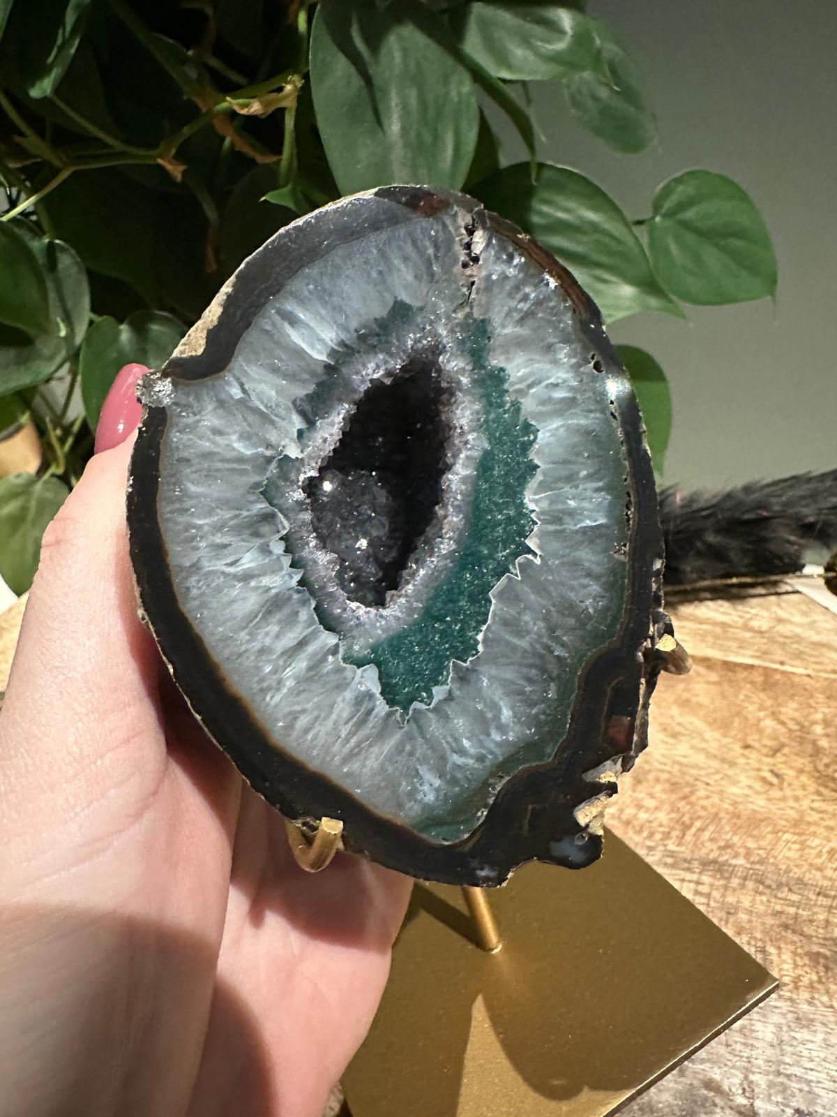 Agaat geode op standaard #24