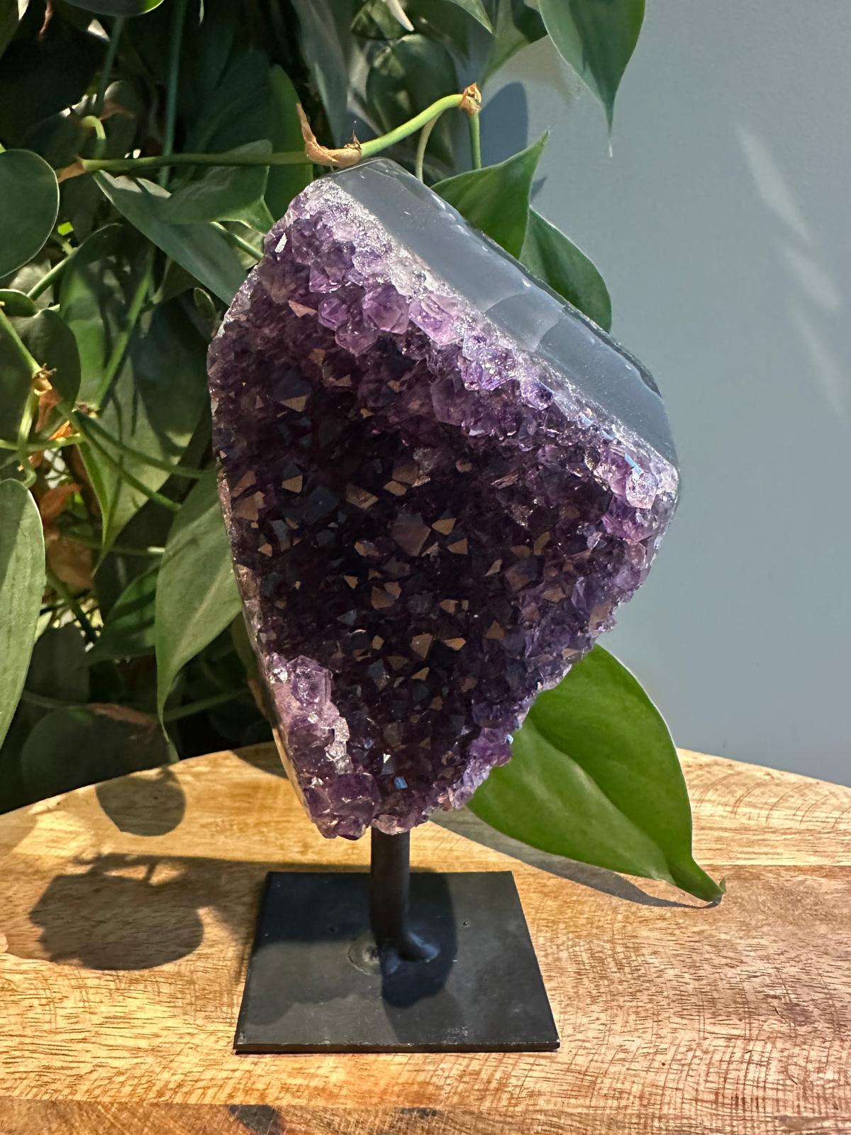 Triple A Amethist op standaard #29