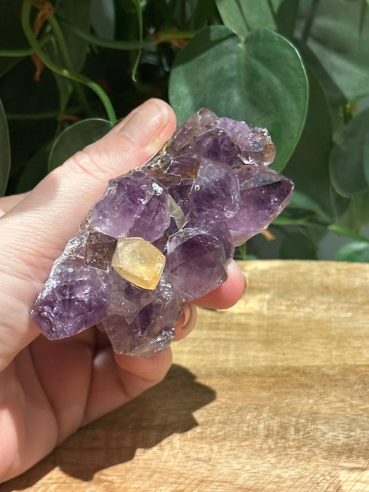 Amethist met Honing Calciet punt Freeform