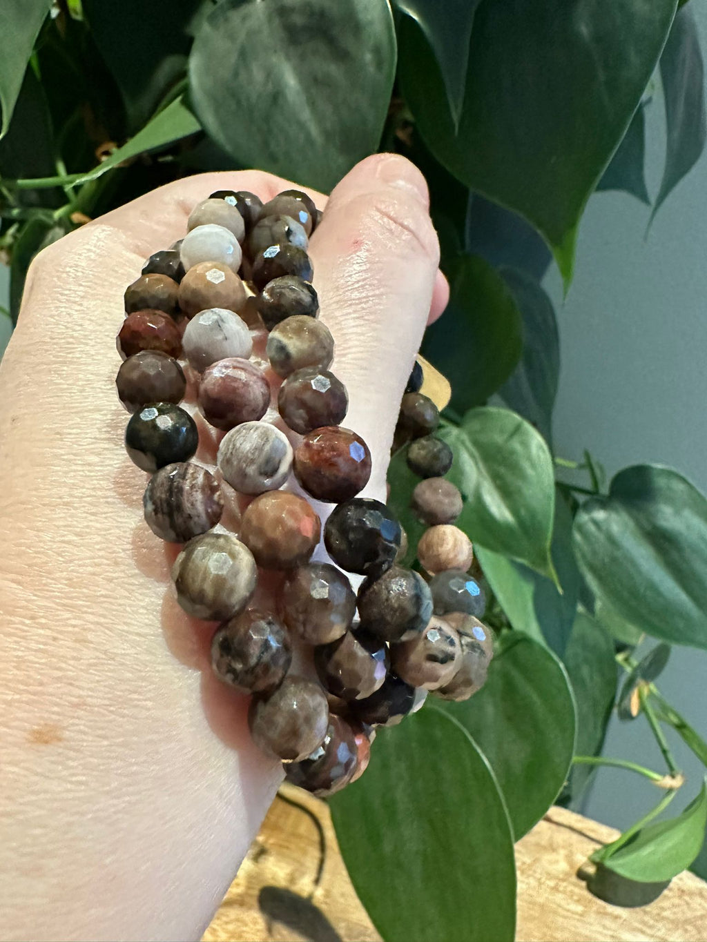 Versteend Hout Armband 8mm facetgeslepen