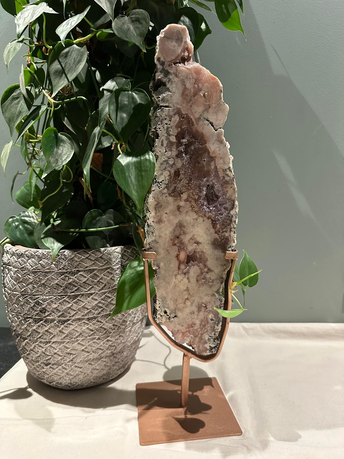 Roze Amethist Plak op Standaard #35