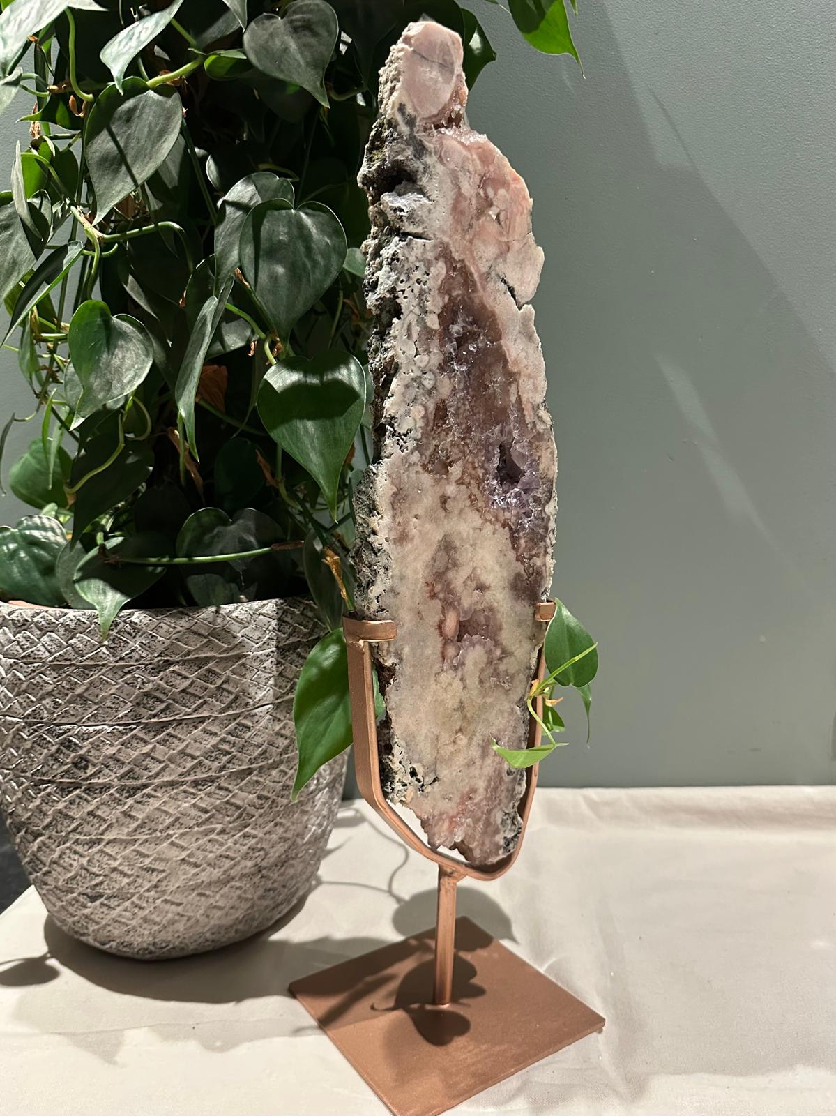 Roze Amethist Plak op Standaard #35