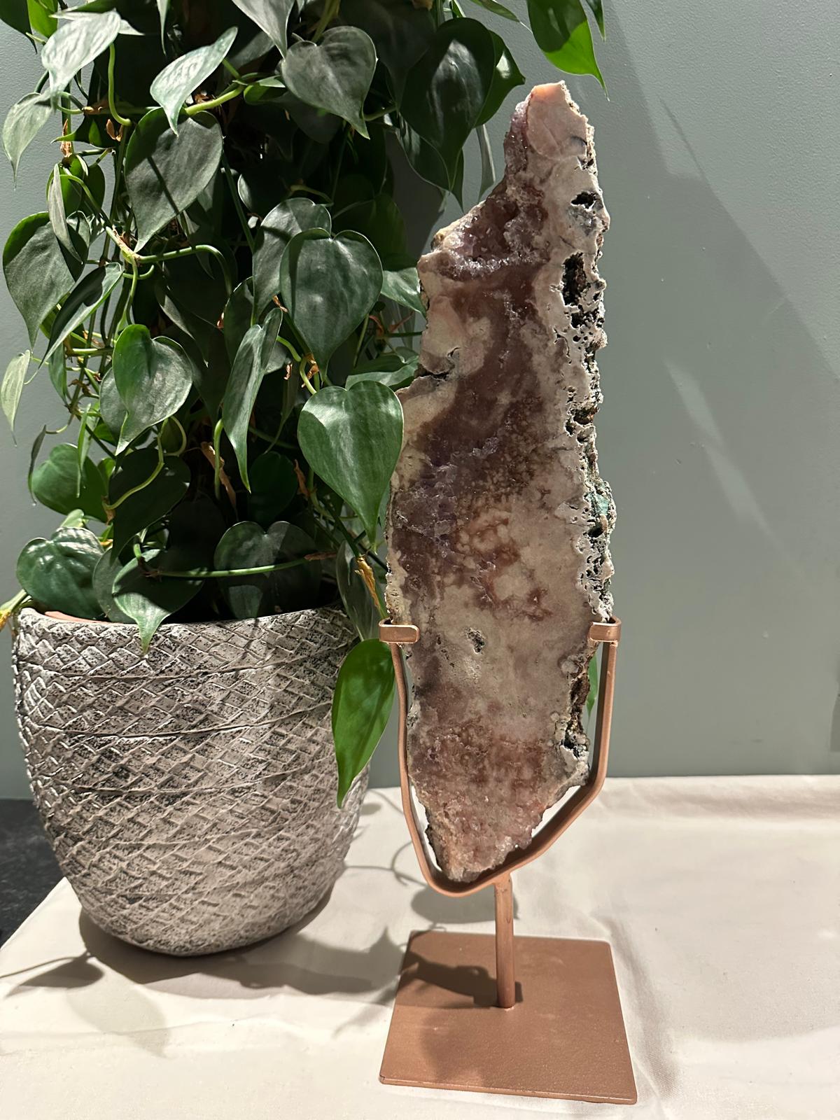 Roze Amethist Plak op Standaard #35