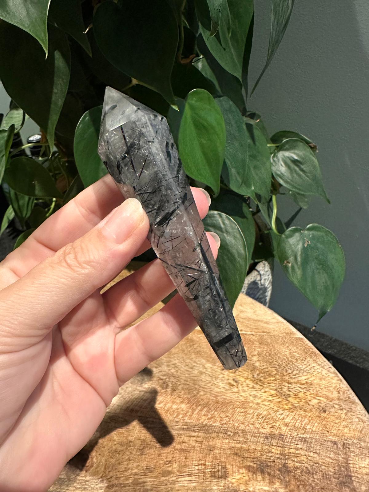 Zwarte Toermalijn in Kwarts Wands