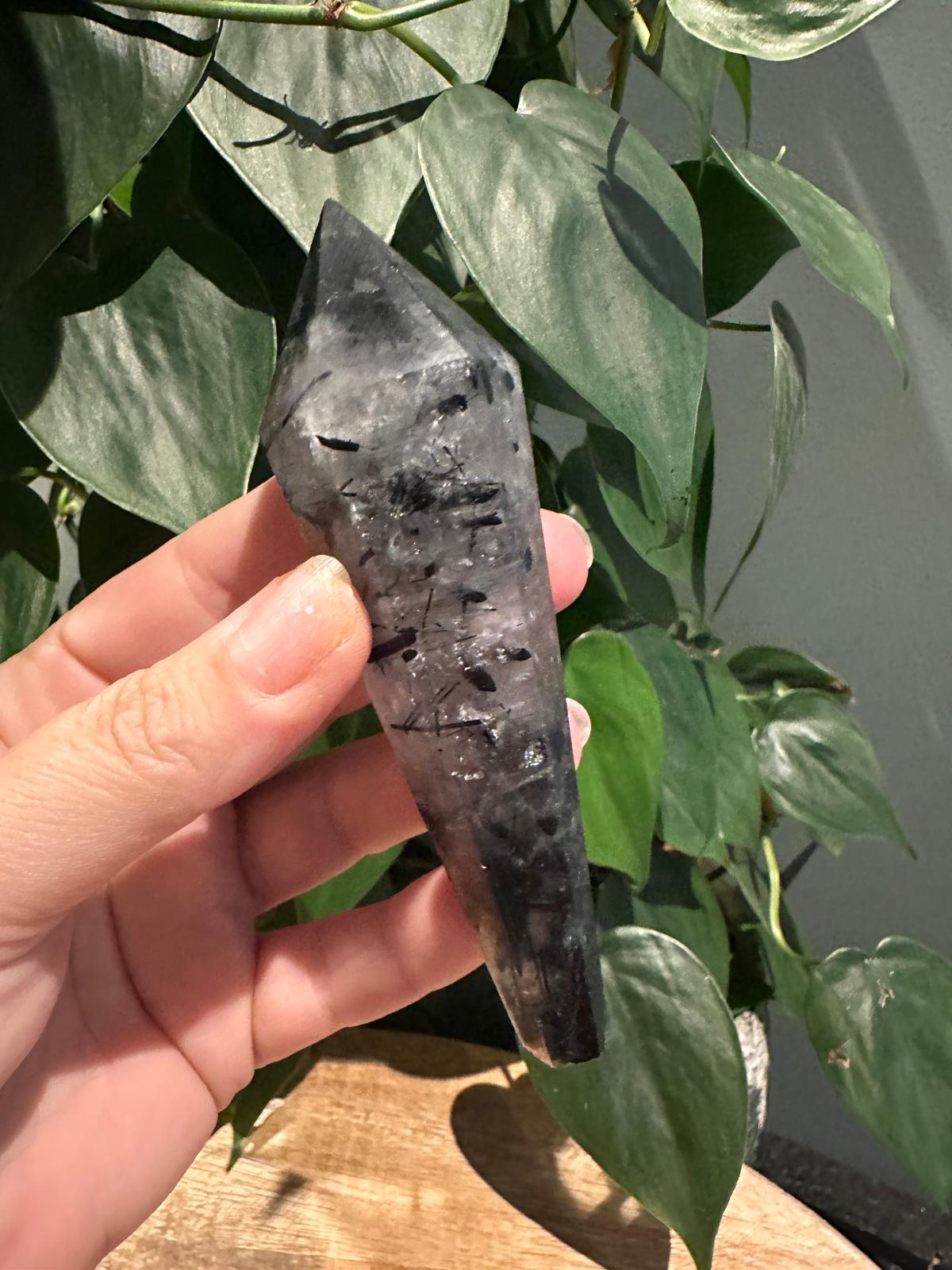 Zwarte Toermalijn in Kwarts Wands
